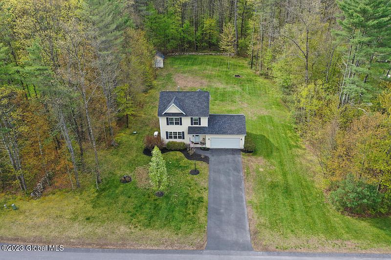 3rd image of 11 River Rock Drive