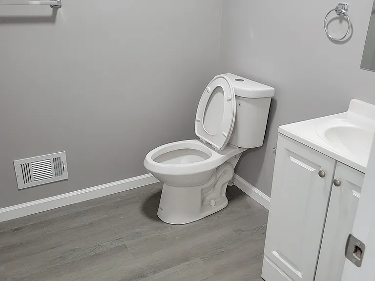 28 N Clinton St — Photo 10