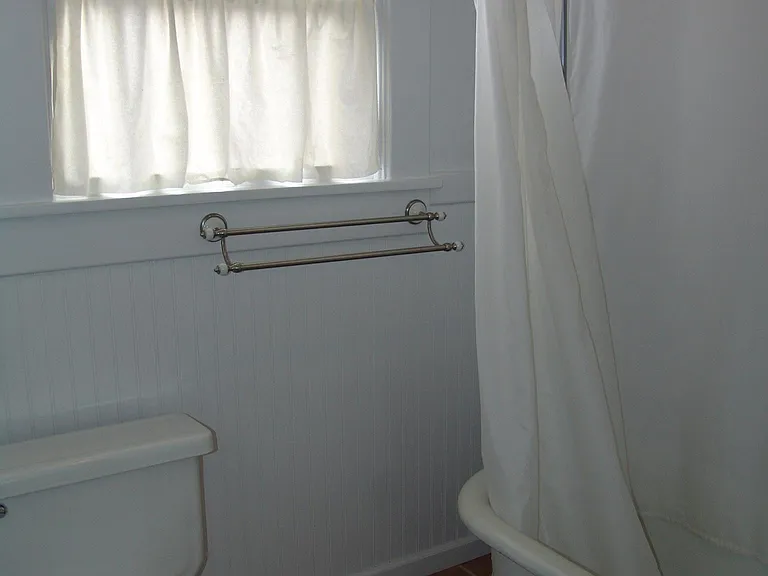 1342 Cedar St — Photo 7