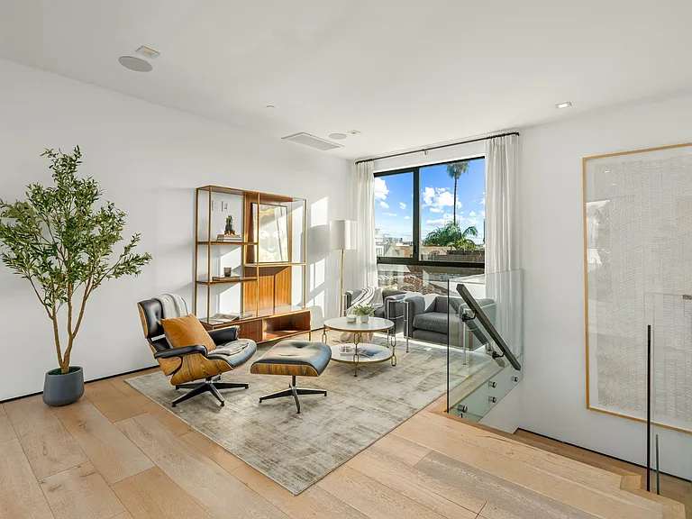 133 N Edinburgh Ave — Photo 37