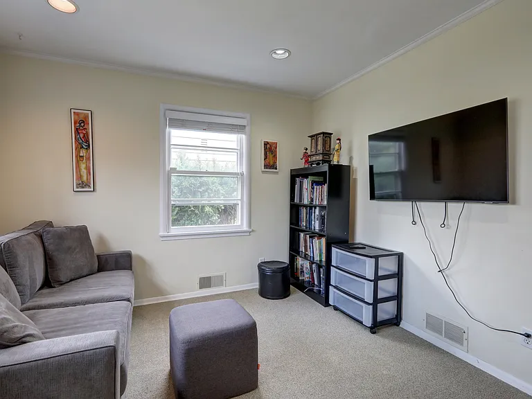 5822 Ann Arbor Ave NE — Photo 14