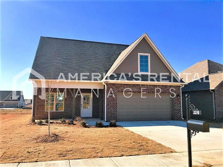 320 Union Station Dr — Photo 1