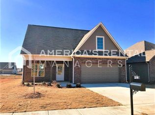 320 Union Station Dr, Calera, AL 35040