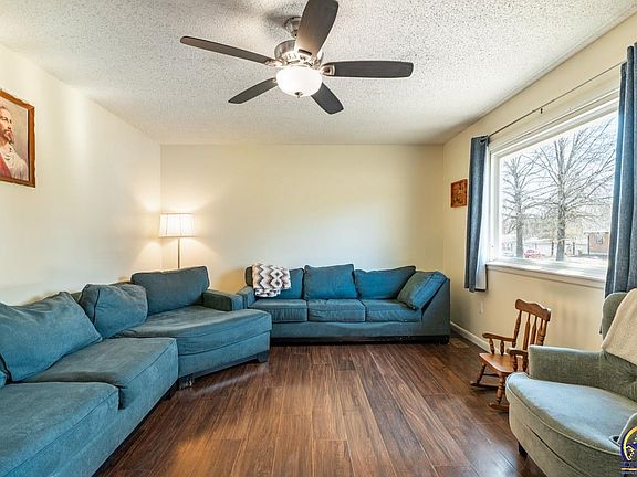 4th image of 118 W David St