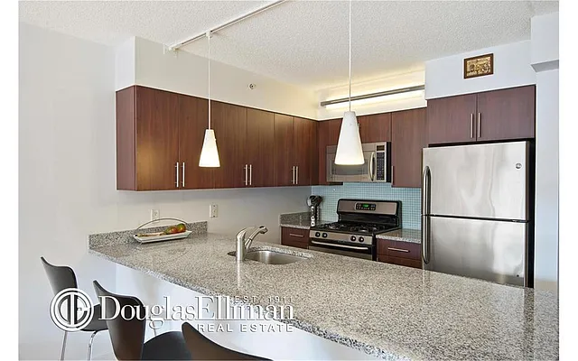 Rented by Douglas Elliman | media 26
