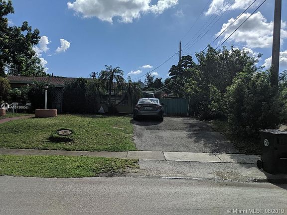 3rd image of 16961 NE 16th Ave