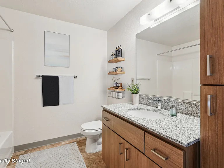 Madras Apartments — Photo 9