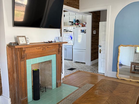 4th image of 1836 Hopkins Ave