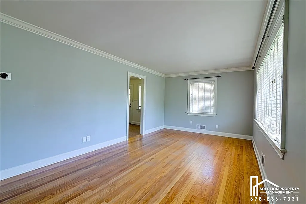 3 bed, 1099 sqft, $2,395 — Photo 4