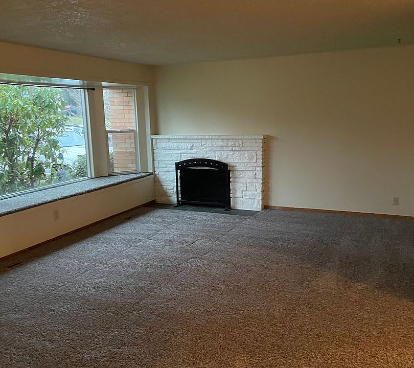 1st image of 1338 N Skyline Dr