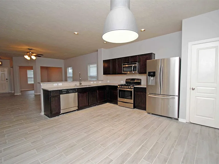 7019 Hazelnut Ln — Photo 13