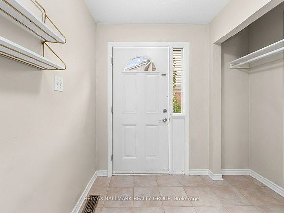 4th image of 840 Cahill Dr W #31