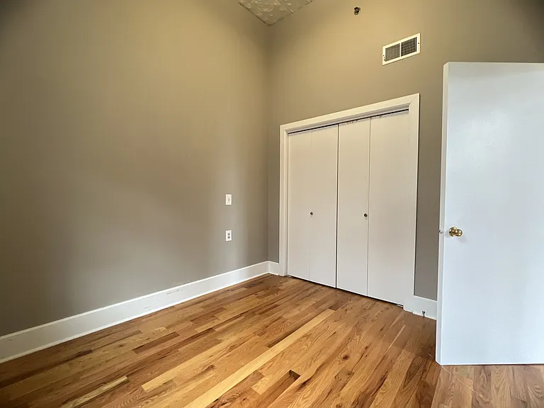 469 Emmett St — Photo 12