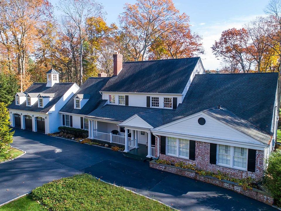1st image of 4 Victorian Ln