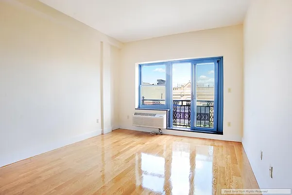 Sold by Bond New York | media 2