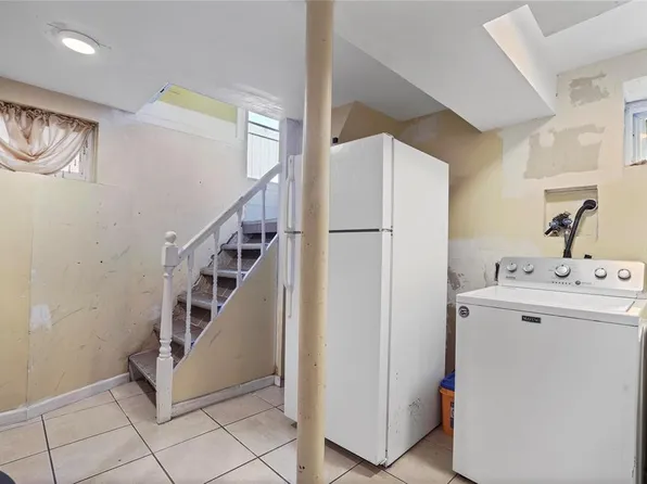 59-11 Fresh Pond Road image 11 of 17