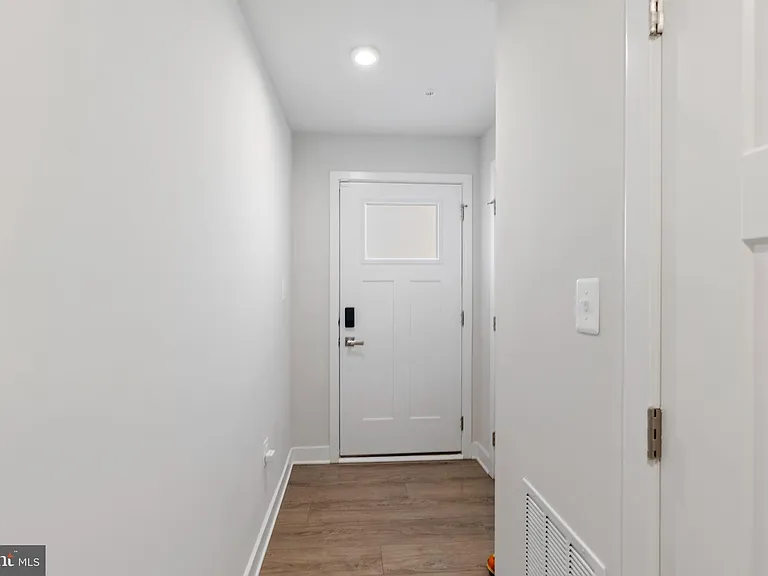 7903 Tanbridge Ln — Photo 5