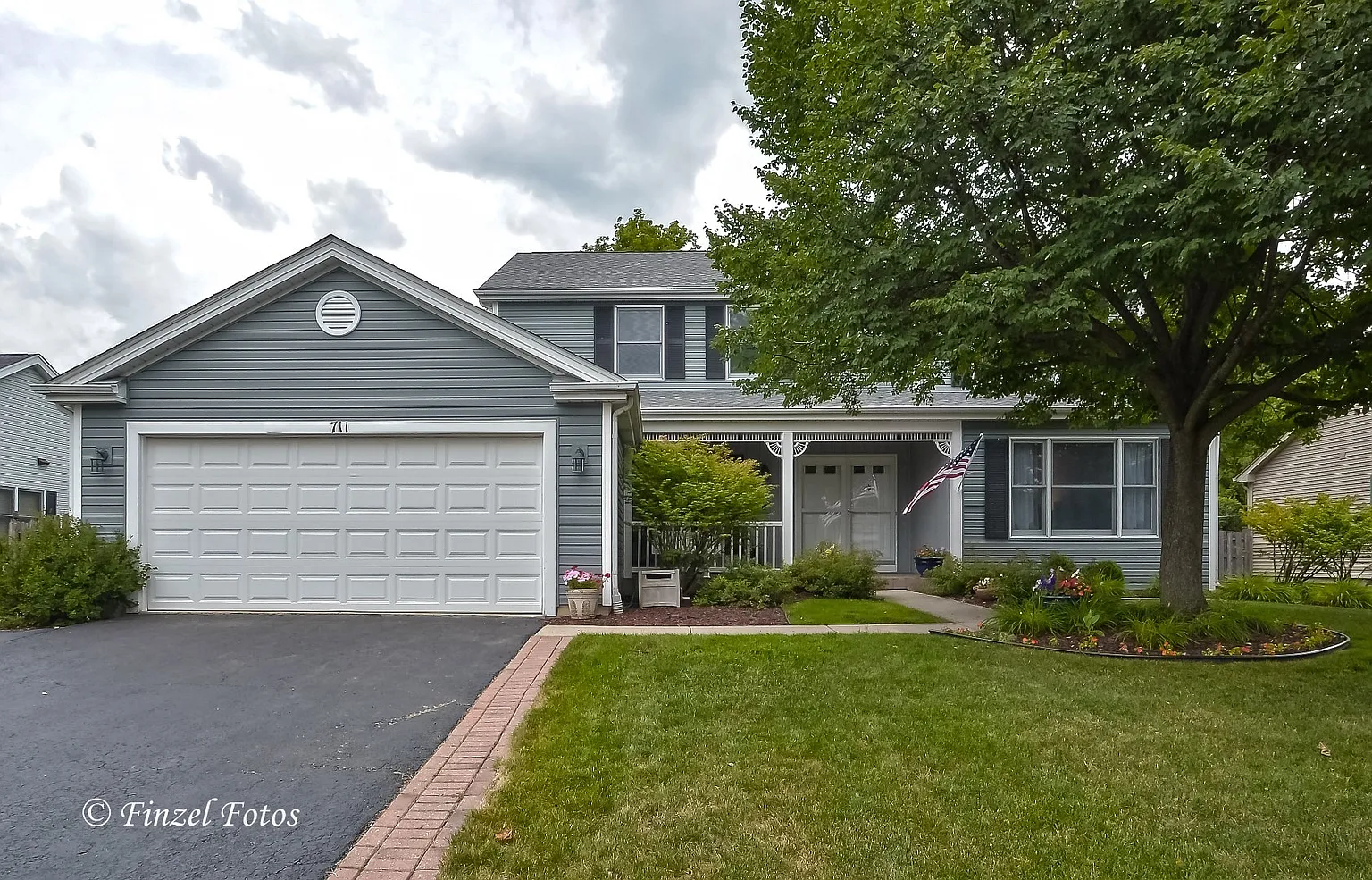711 Mayfair Ln photo 1