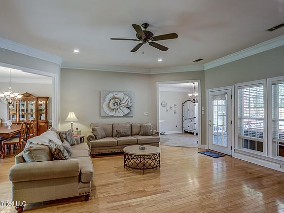 4172 Sharon Dr, Horn Lake, MS 38637 | MLS #4062498 | Zillow