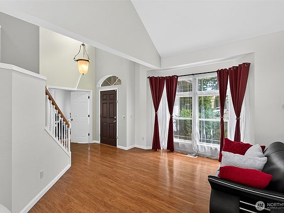 2nd image of 1507 8th Street NW