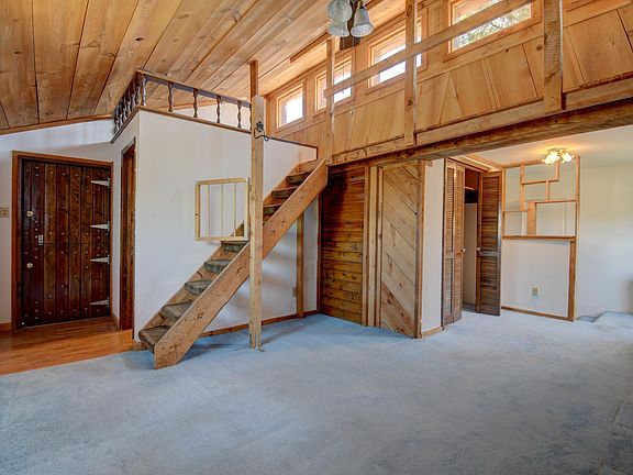 4th image of 2921 Santa Monica Ave SE