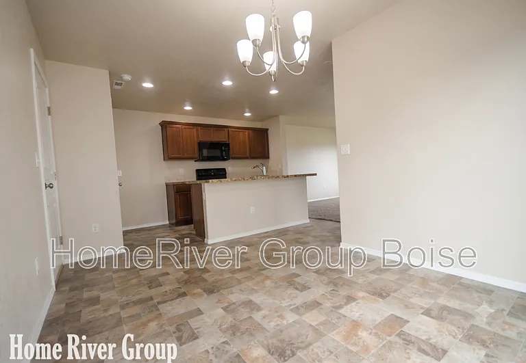 4265 S Overhill Way — Photo 5