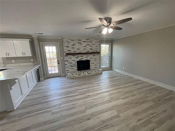 3rd image of 21 Ridgeview Dr