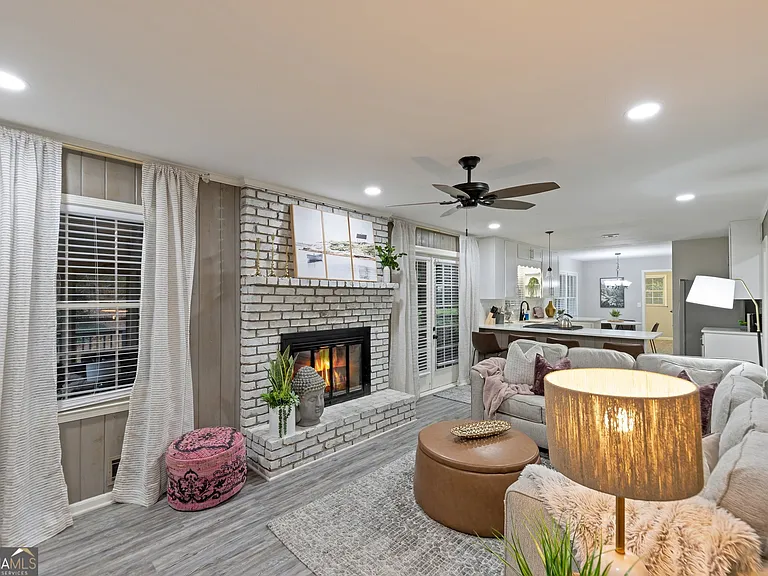2984 Blackberry Ln — Photo 10