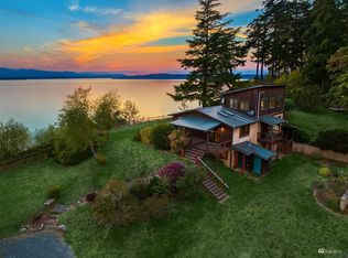 7030 Sills Rd, Clinton, WA 98236