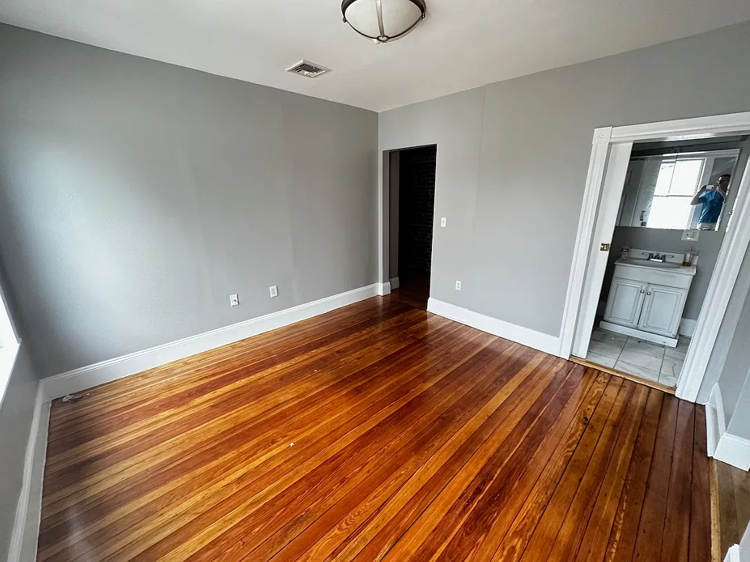 4 bed, 1.5 bath, 1800 sqft, $3,100 — Photo 3
