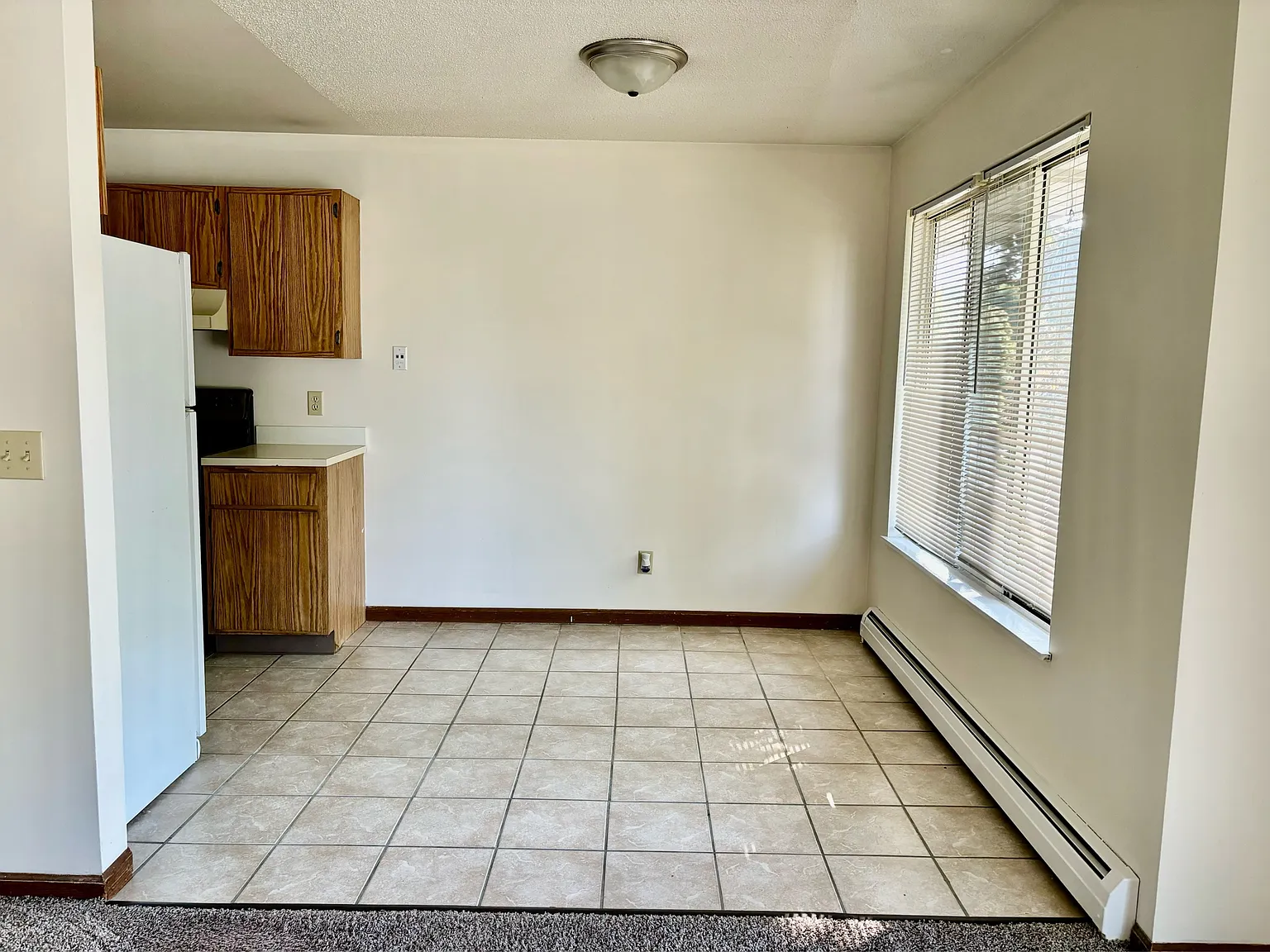 369 Oxford Ct - Unit3 — Photo 3