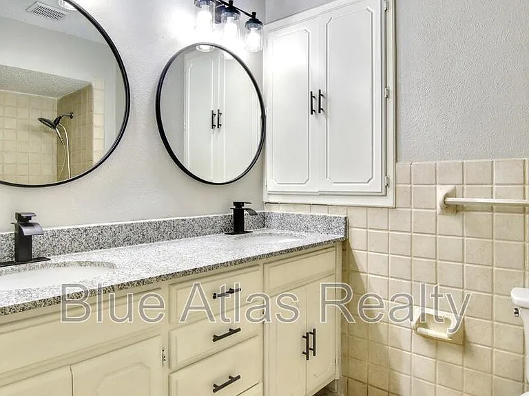 2935 Potomac Ave — Photo 10