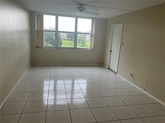 5th image of 9411 Evergreen Pl APT 406