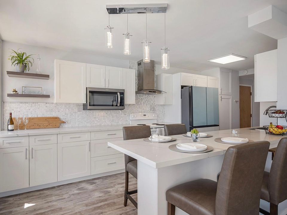1st image of 2825 S King St APT 803
