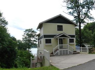 517 Deerwood Ln, La Follette, TN 37766