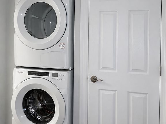 4th image of 765 Clifton Ave APT A4-1