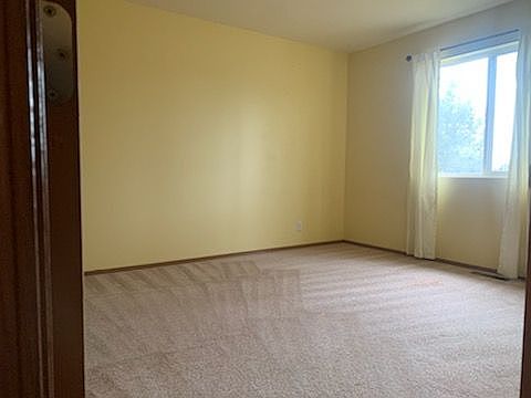 4th image of 110 Glenwood Dr APT D