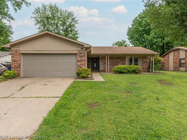 9225 Bryn Mawr Cir, Fort Smith, AR 72908