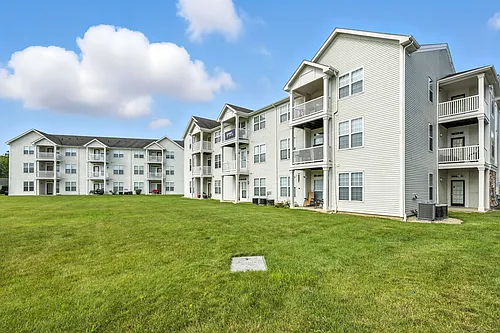 Riverchase Apartments Photo 1