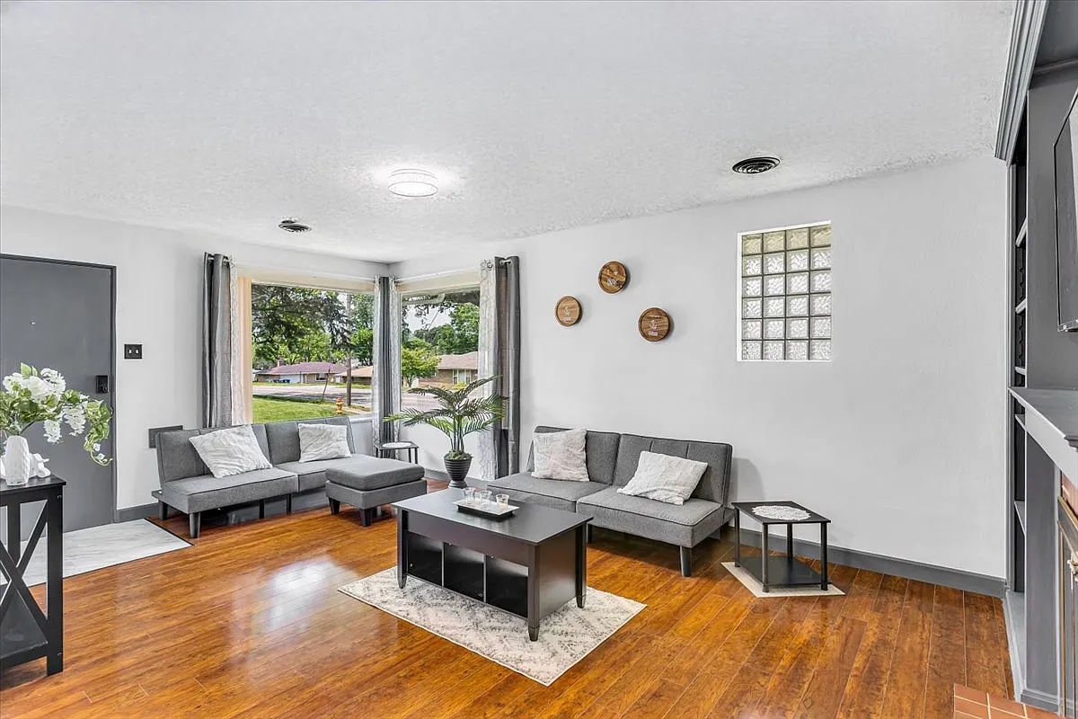Westbrooke Ln, Saint Louis — Photo 2