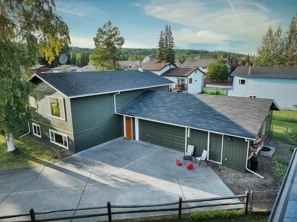 5122 Chilkoot Dr, Fairbanks, AK 99709