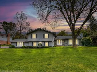 3765 Thornbrier Way, Bloomfield Hills, MI 48302