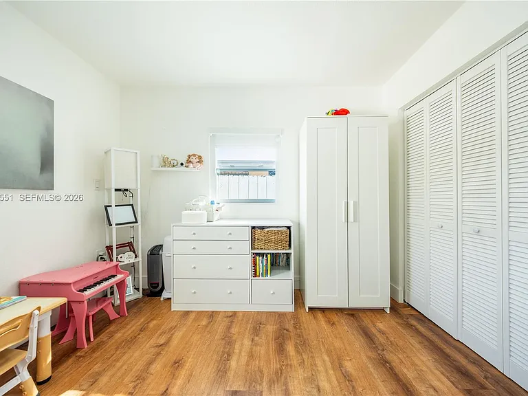 10050 SW 171st St — Photo 17