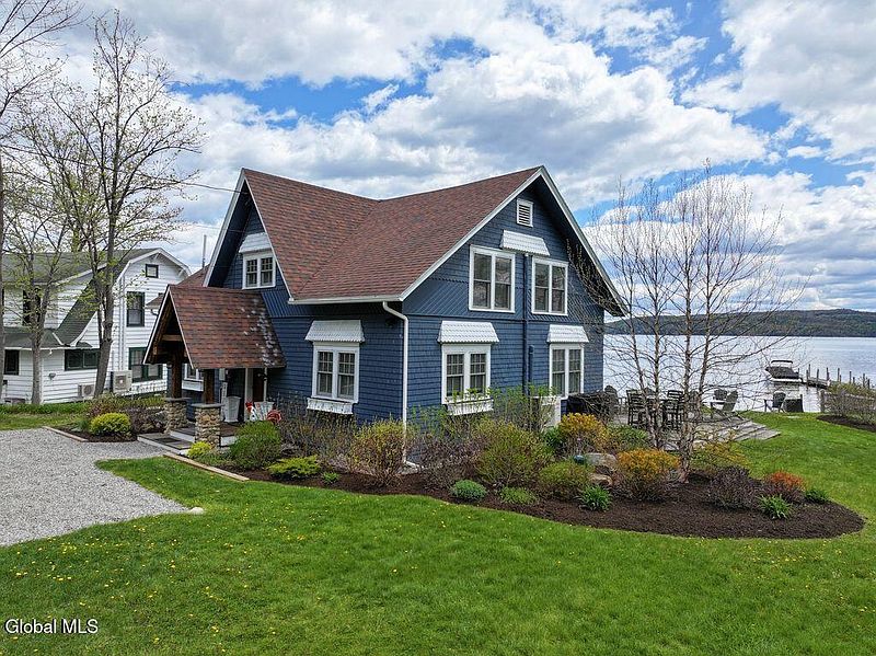 2nd image of 6 Lake Forest Lane