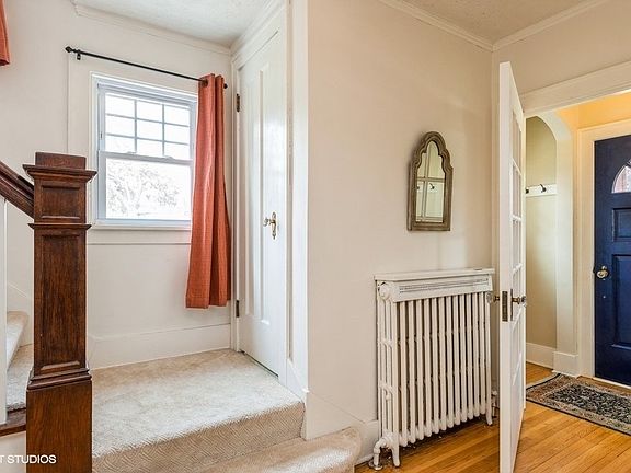 3rd image of 425 Lincoln Ave