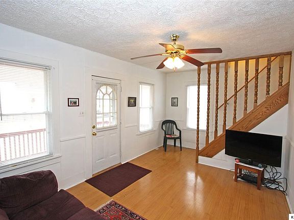 3rd image of 105 Liberty St
