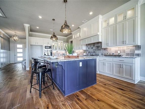 2nd image of 8601 W Birdsong Ln