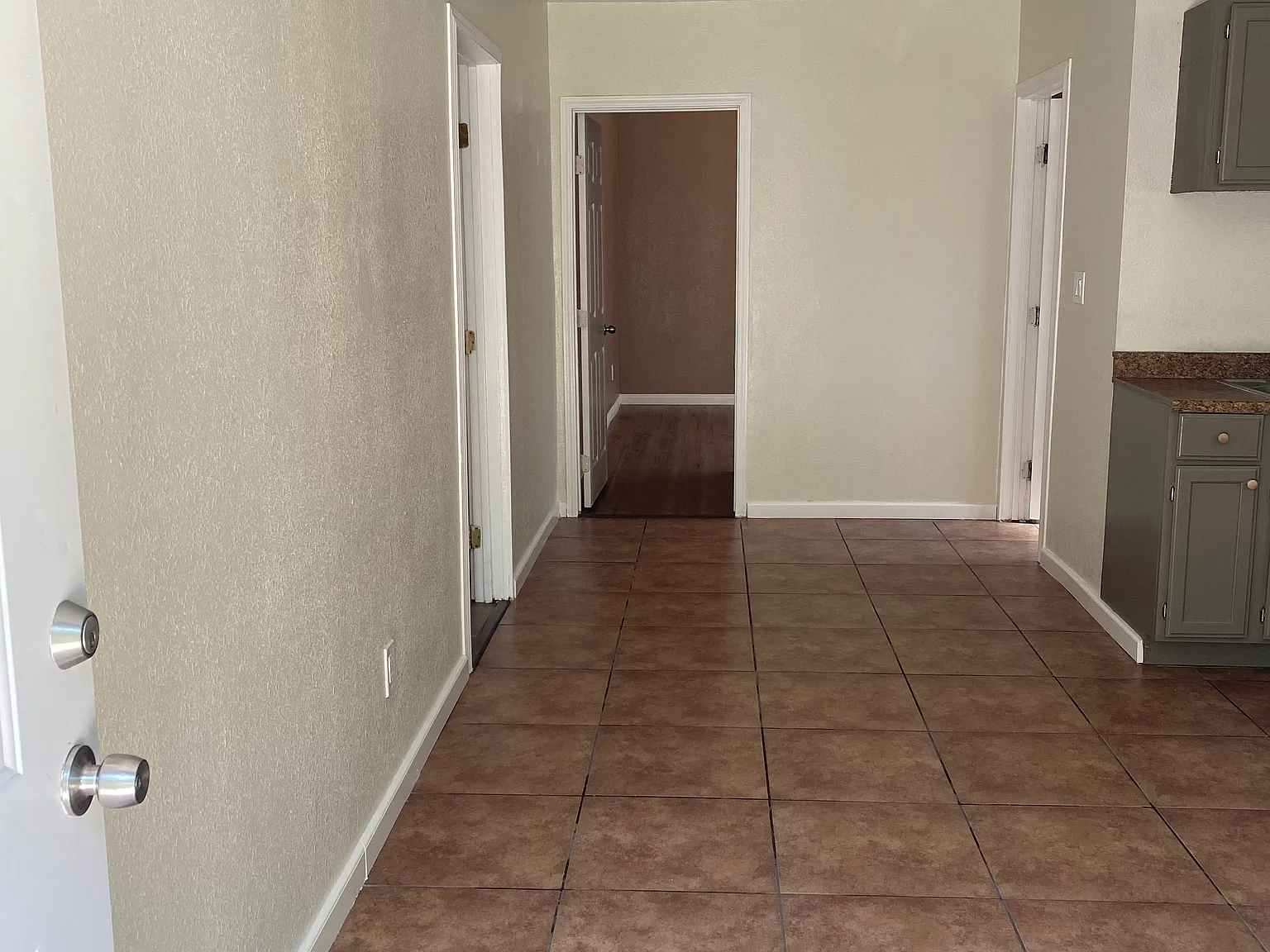 Kester Ave, Panorama City — Photo 3