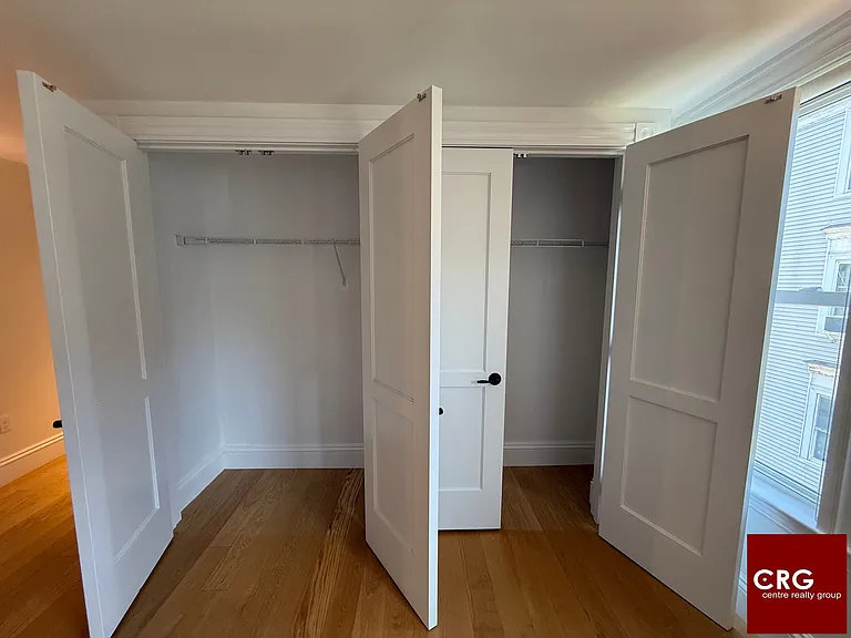 83-84 Gardner St #200L — Photo 16
