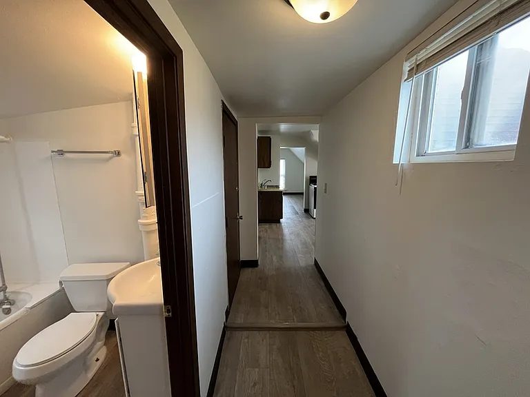 1009-1011 Superior Ave #1011 — Photo 9
